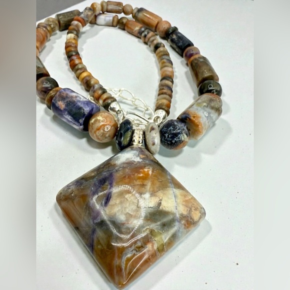 Vintage Retired Jay King Pink Cedar Stone Necklace – South African Mine Find - Picture 16 of 17